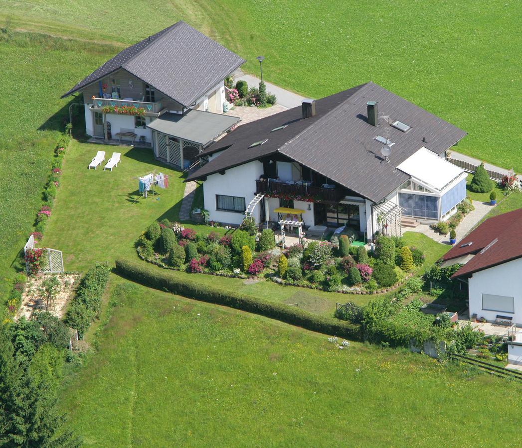 Ferienhaus Und Ferienwohnungen Holzapfel Geiersthal Exterior photo